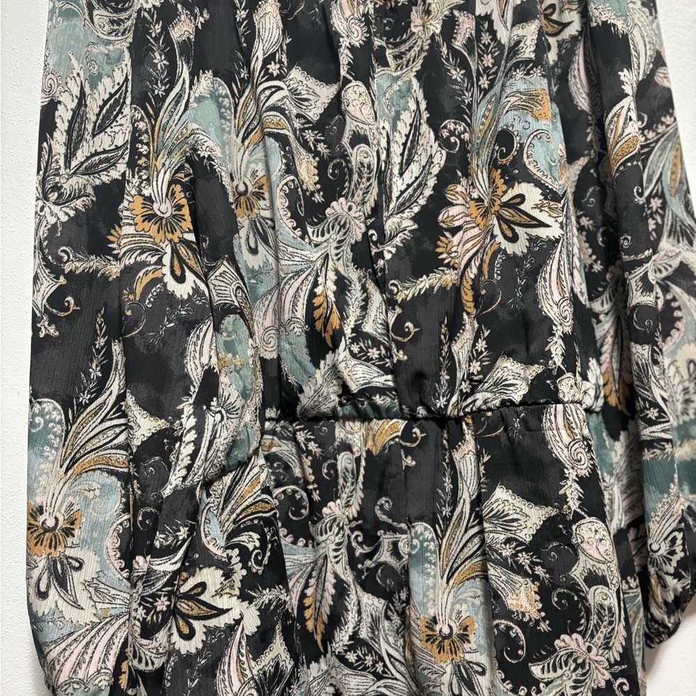 MAURICE'S  Women’s Ruffle collar multi color shirt - Picture 9 of 9